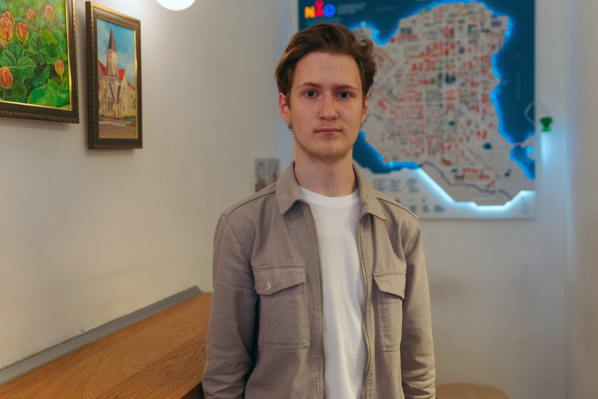 Выпускник школы №1 Алексей Безумов сдал ЕГЭ по английскому языку и информатике лучше всех в НАО