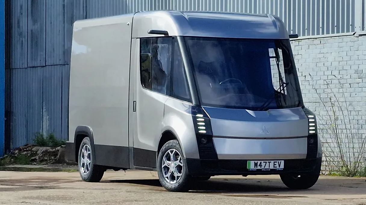 «Руссо-Балт» анонсировал компактный электрический фургон H1L1 для городских условий